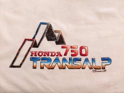 Honda Transalp Logo auf TShirt gemalt